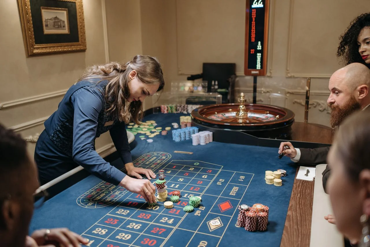 Lộ trình thực tế cho Hướng dẫn chơi Roulette tại , các biến thể phổ biến và chiến lược đặt cược cơ bản tại gasv368